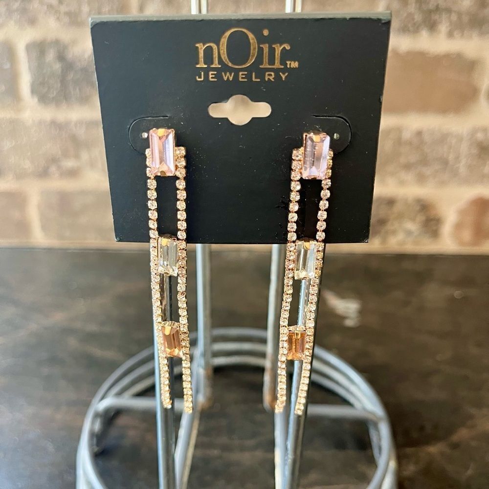 NWOT! Noir Jewelry Gold and Rhinestone Dangle Earrings. Date Night Party